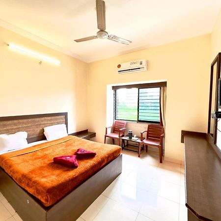 Hotel Laxmibai Palace شيردي المظهر الخارجي الصورة