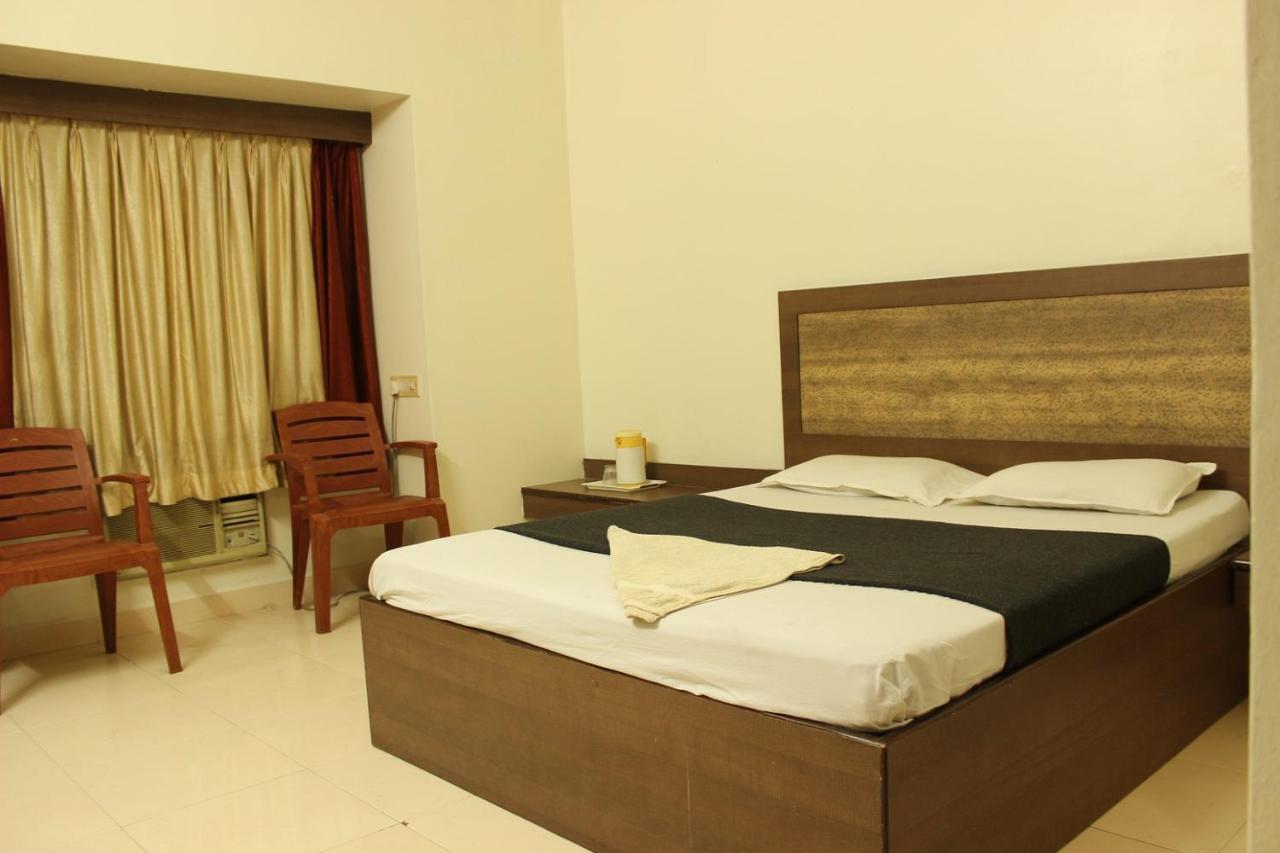 Hotel Laxmibai Palace شيردي المظهر الخارجي الصورة