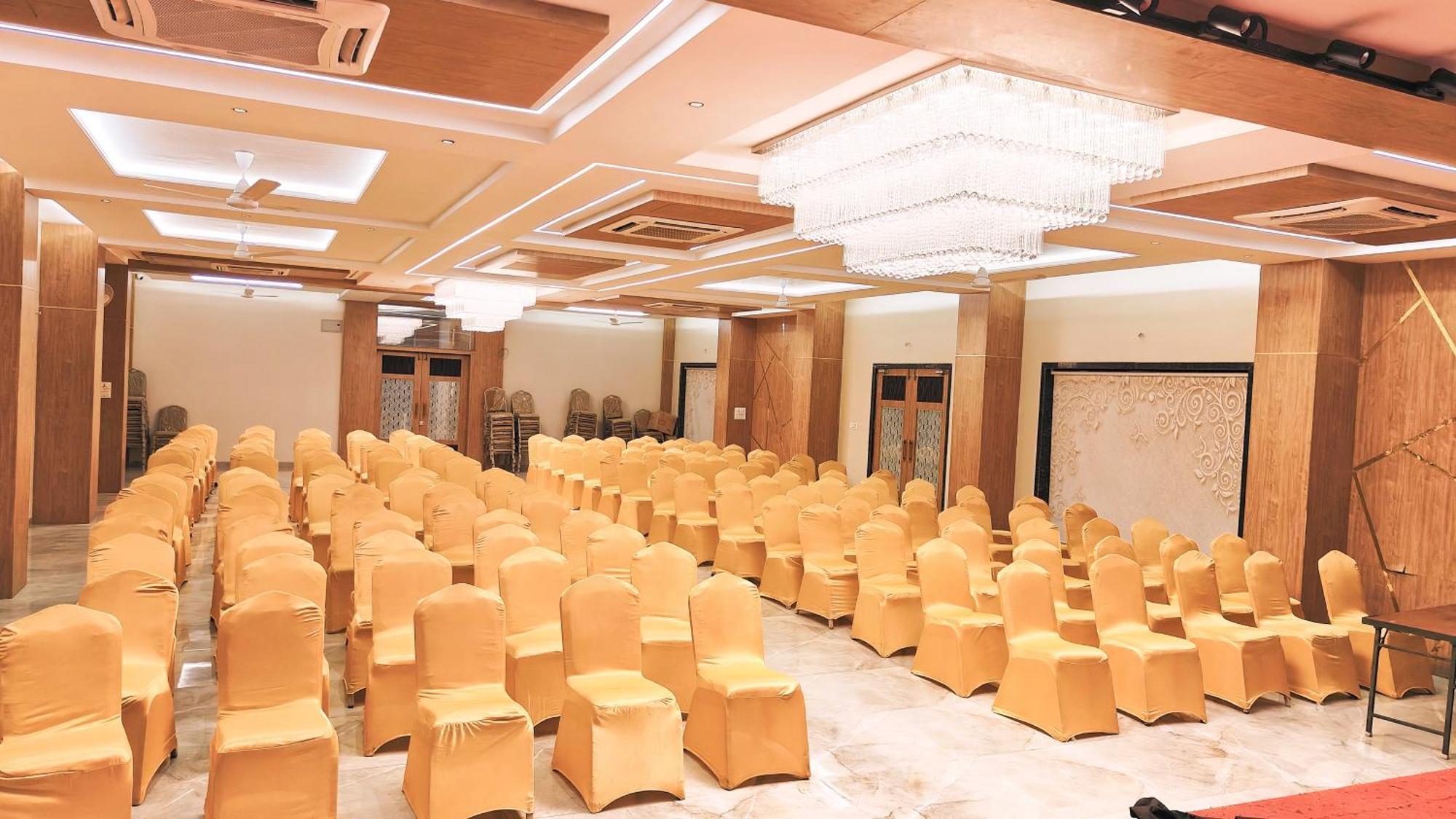 Hotel Laxmibai Palace شيردي المظهر الخارجي الصورة