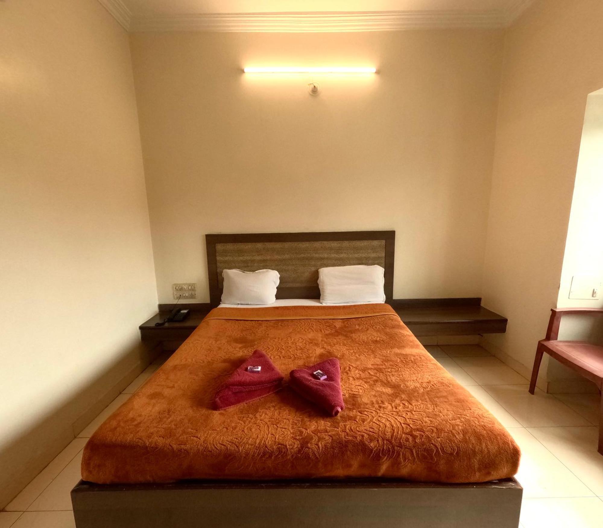Hotel Laxmibai Palace شيردي المظهر الخارجي الصورة