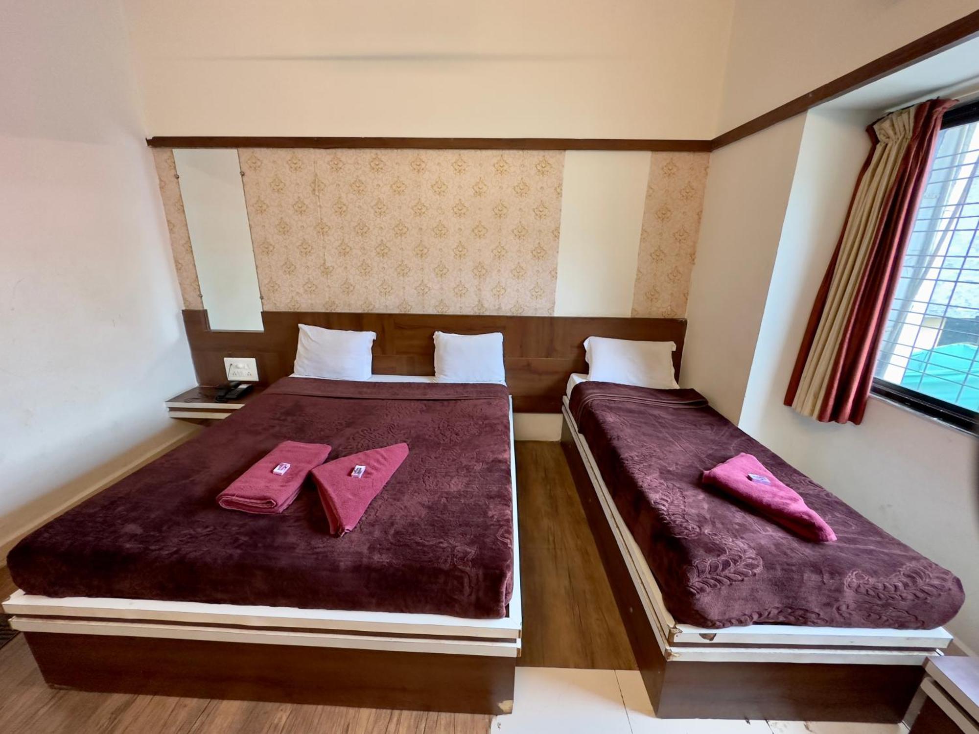 Hotel Laxmibai Palace شيردي المظهر الخارجي الصورة