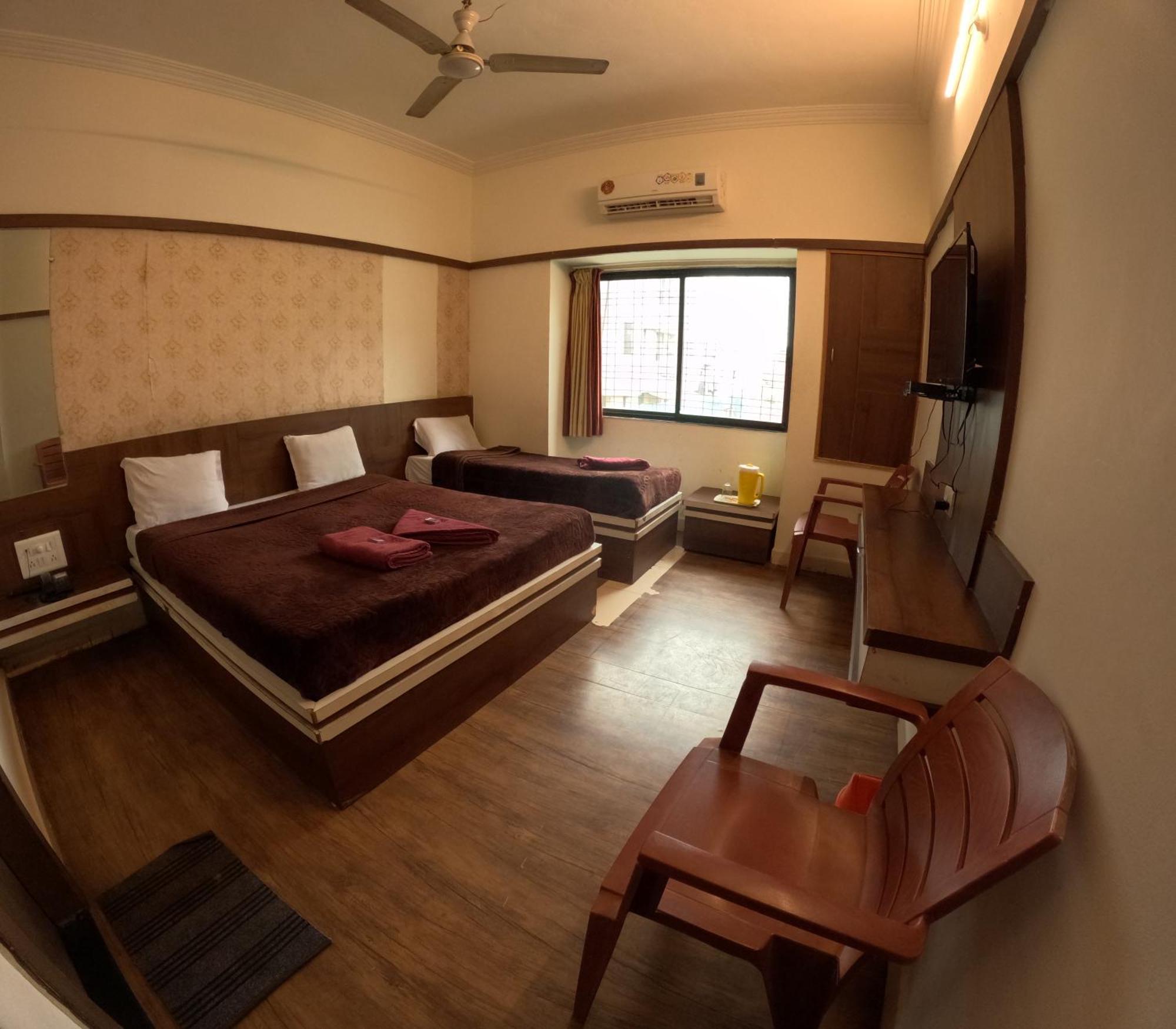 Hotel Laxmibai Palace شيردي المظهر الخارجي الصورة