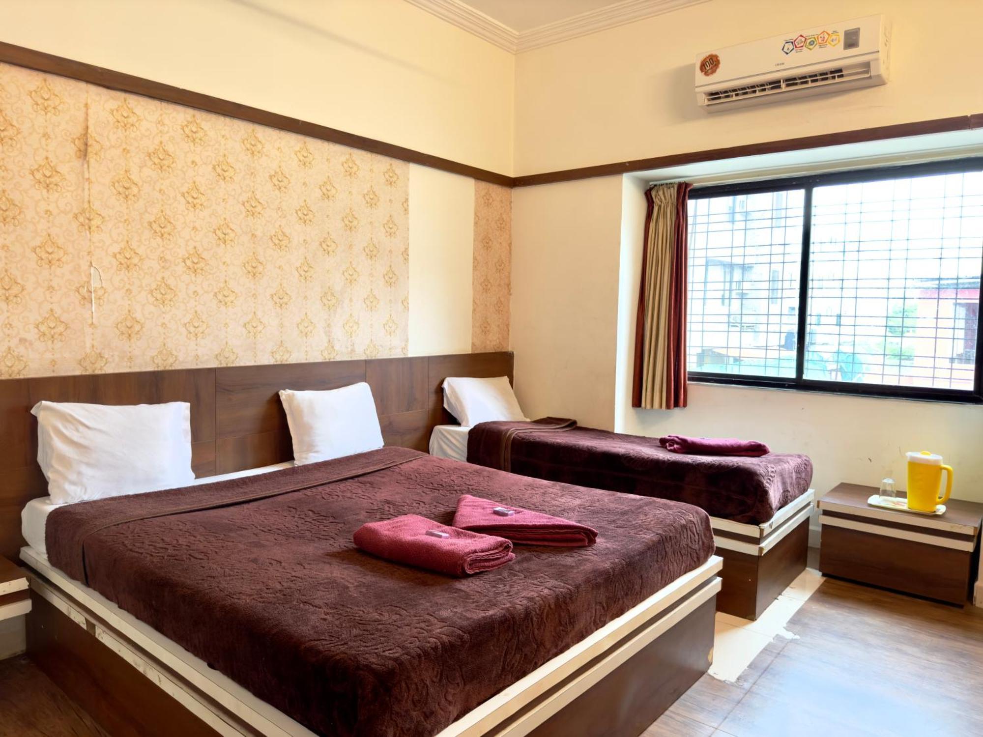 Hotel Laxmibai Palace شيردي المظهر الخارجي الصورة